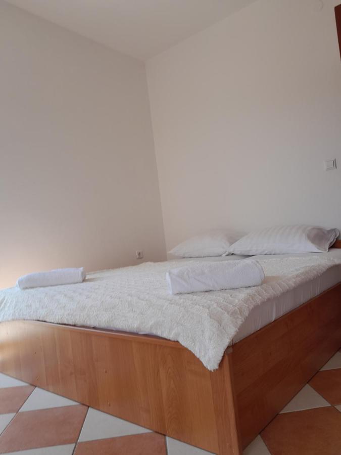 Apartmani Urlic Sreser Exterior foto